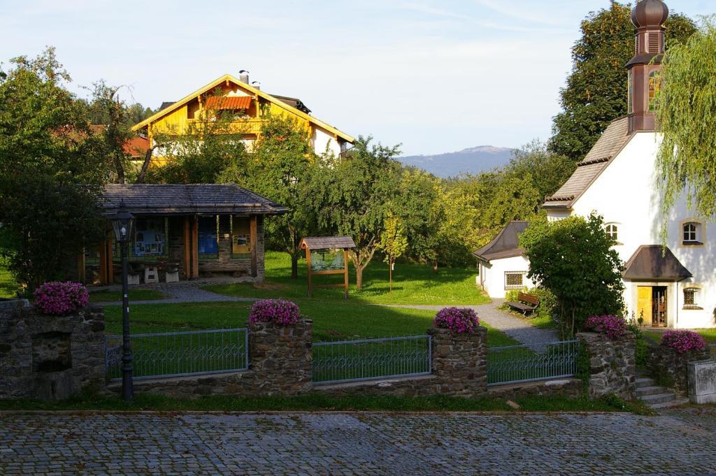 Pension Zur Alten Schmiede Zwiesel Exterior photo